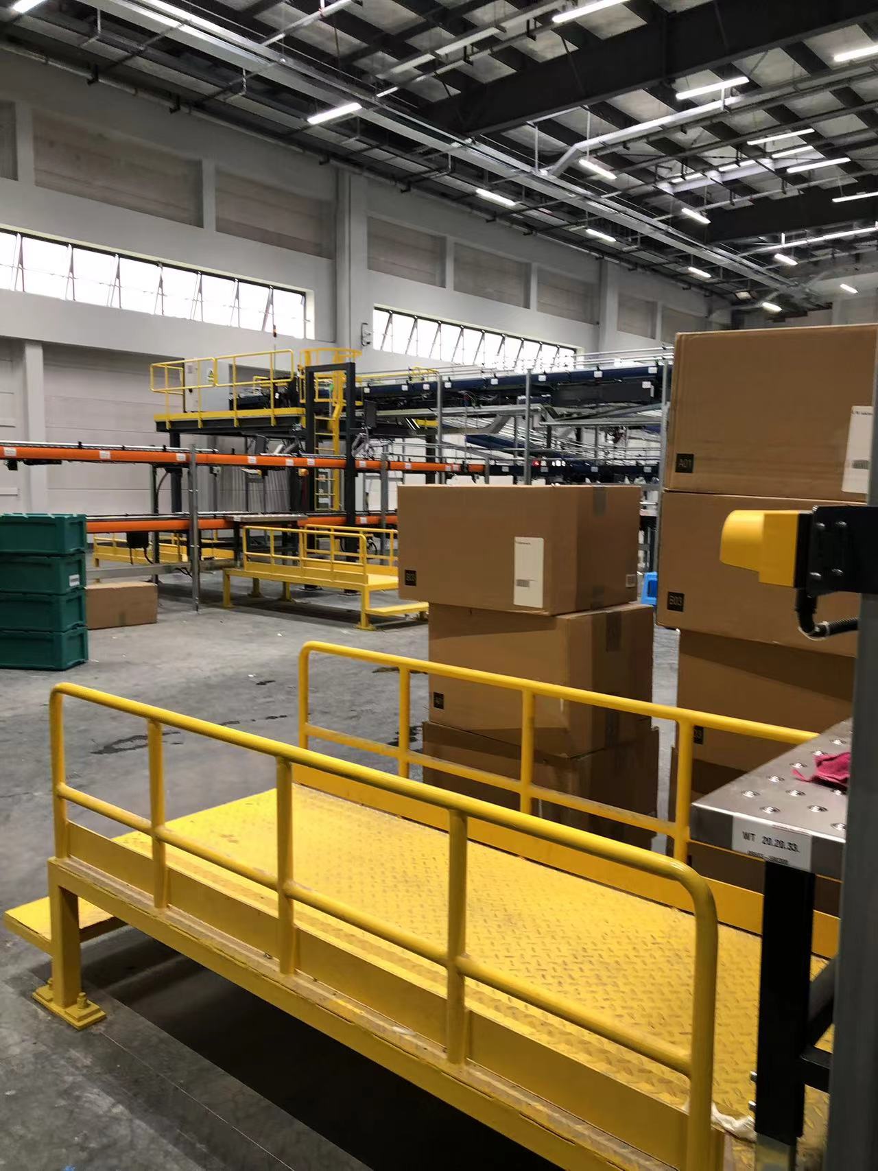 某世界品牌服裝分選基地施工現場(圖2)