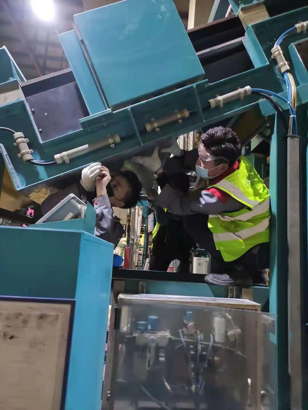 毛氈帶現(xiàn)場專業(yè)接駁(圖2)